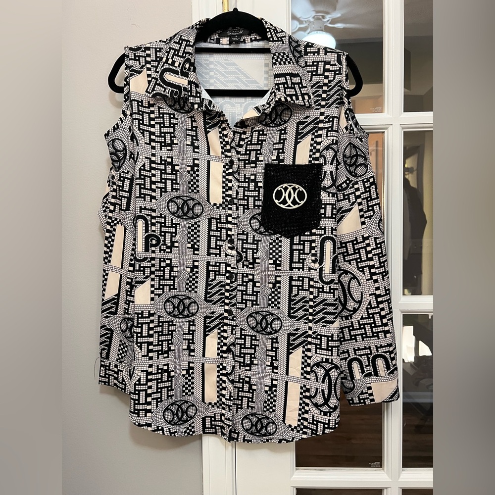 AZI New York button down cold shoulder Black and White shirt size S EUC